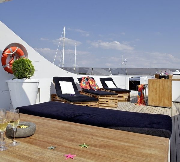 The 32m Yacht TROPICANA