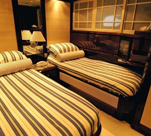 The 33m Yacht EQUILIBRIUM