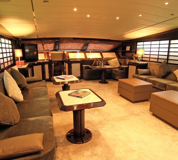 The 33m Yacht EQUILIBRIUM