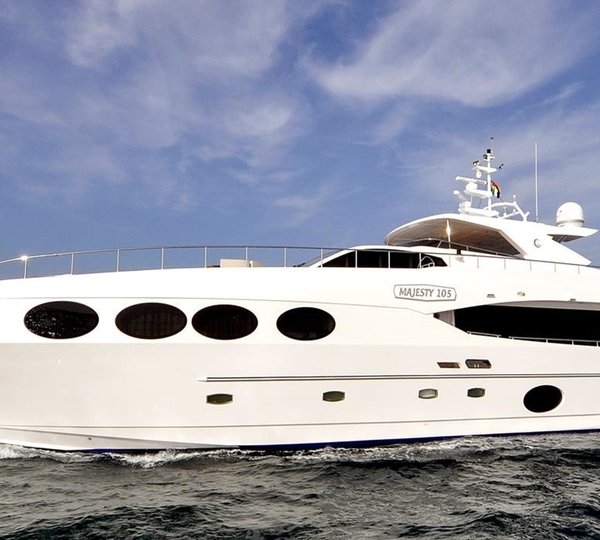 The 33m Yacht LE MUST