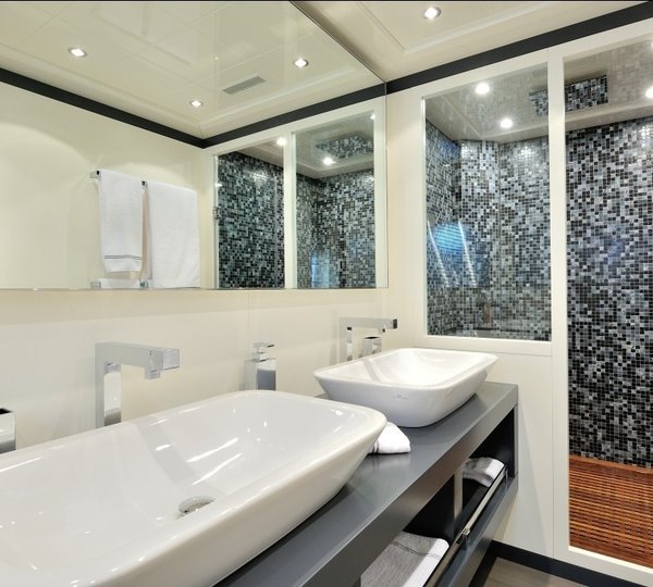 The 33m Yacht MOSKING