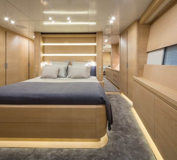 The 33m Yacht WINWIN