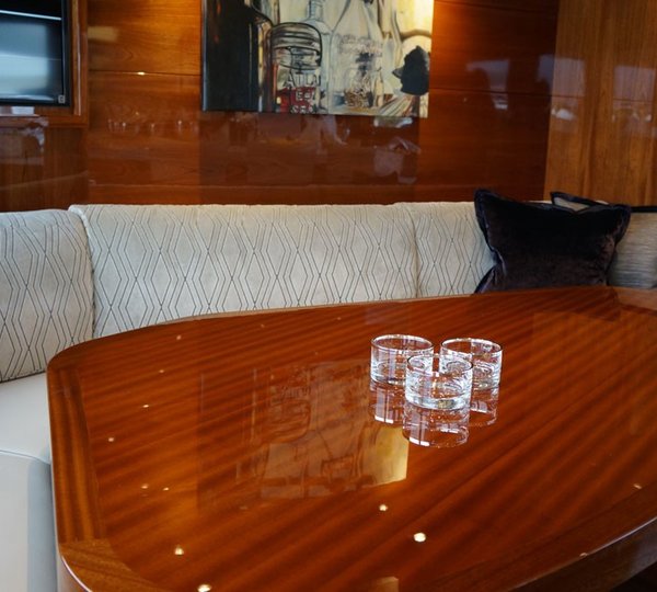 The 37m Yacht FINISH LINE