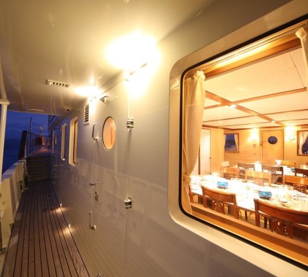 The 39m Yacht DIONE STAR