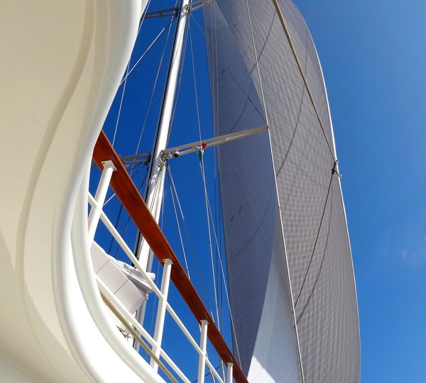 The 39m Yacht DIONE STAR