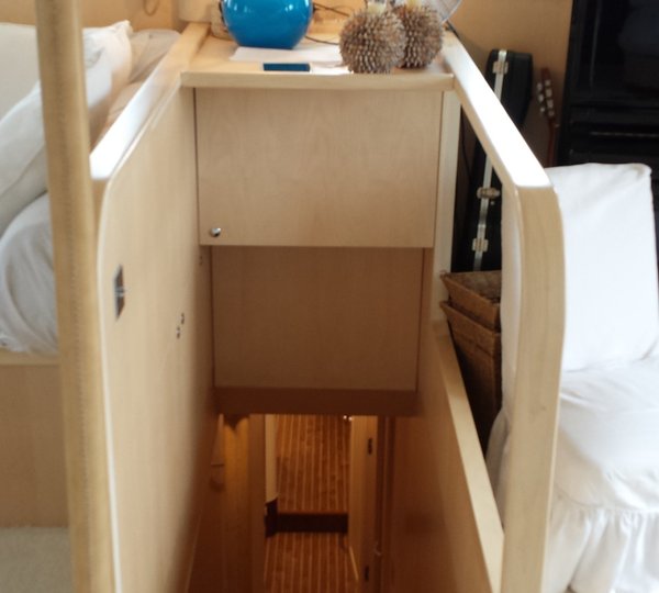 The 39m Yacht DIONE STAR