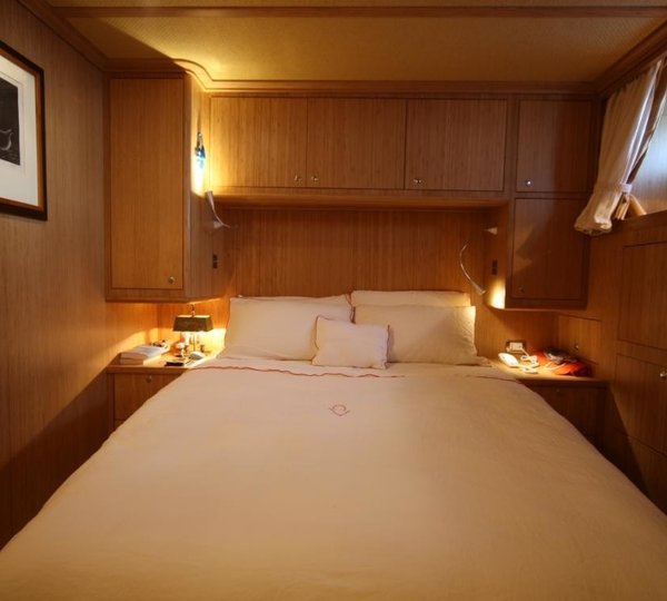 The 39m Yacht DIONE STAR