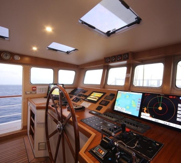 The 39m Yacht DIONE STAR