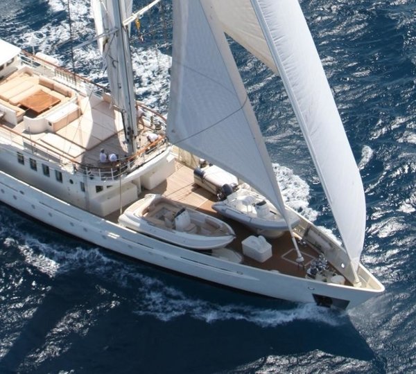 The 39m Yacht DIONE STAR