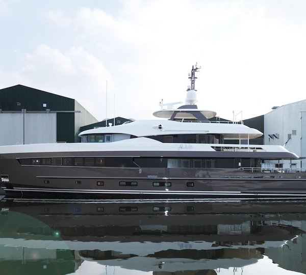 The 42m Yacht ALIVE