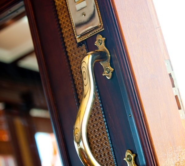 The 43m Yacht CROCE DEL SUD