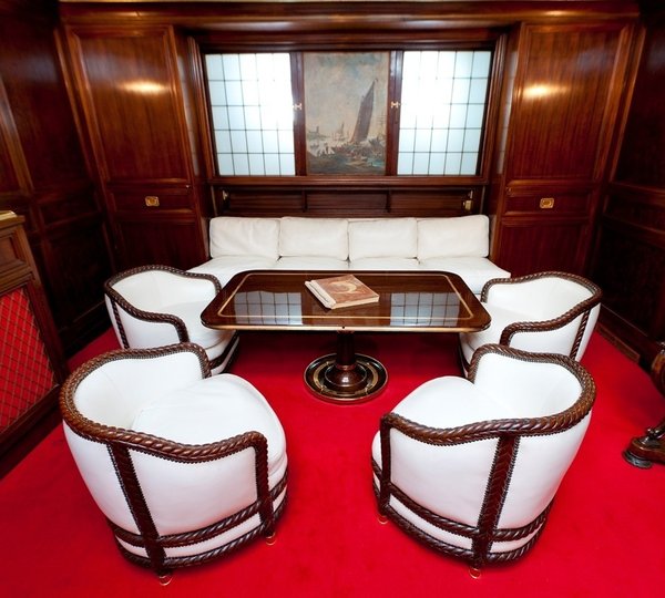 The 43m Yacht CROCE DEL SUD