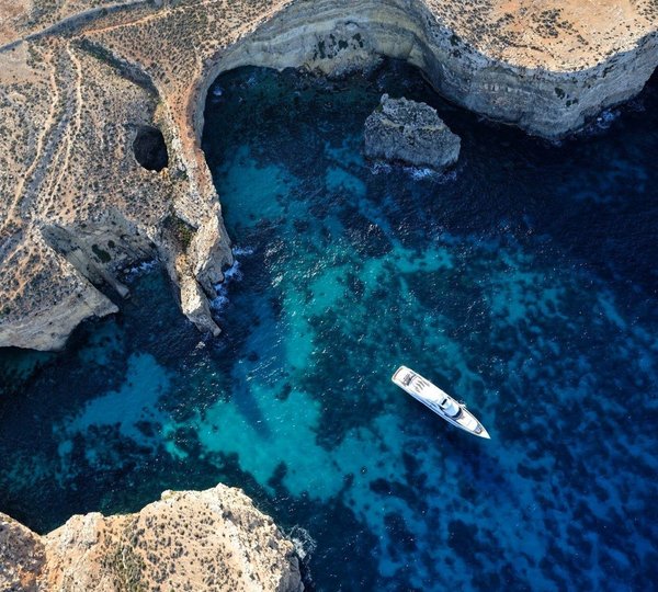 The 45m Yacht AMORE MIO