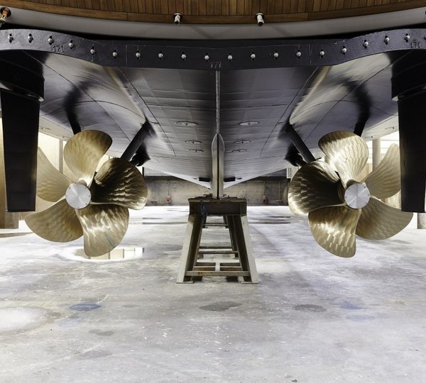 The 45m Yacht AMORE MIO