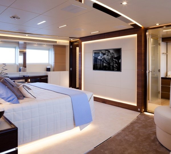 The 45m Yacht AMORE MIO