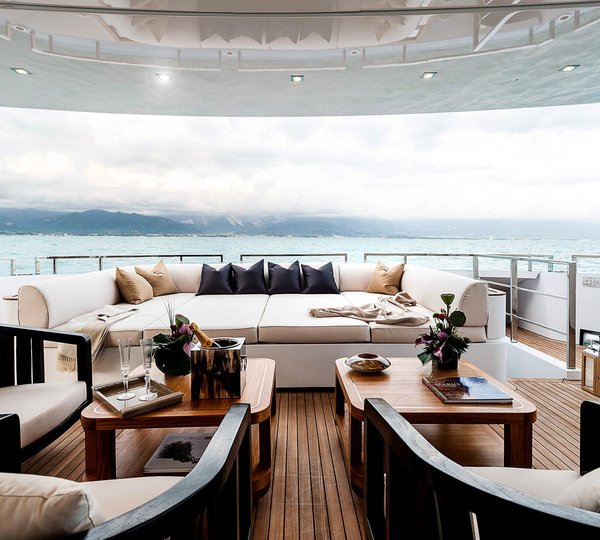 The 45m Yacht FLYING DRAGON