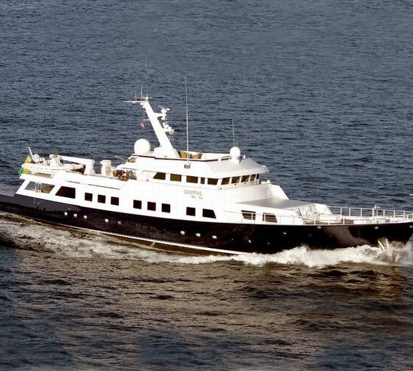 Cruising On Yacht AGA 6