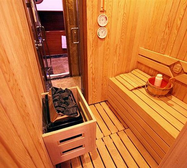 The 47m Yacht CARPE DIEM V