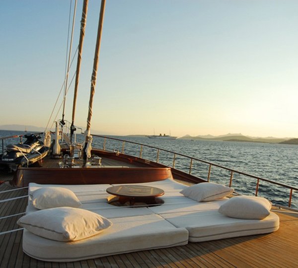 The 47m Yacht CARPE DIEM V