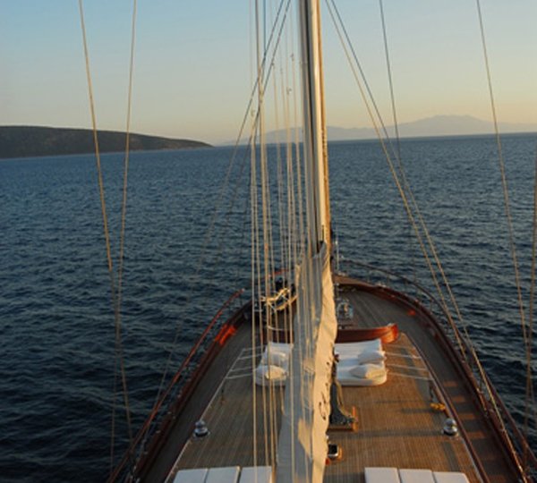 The 47m Yacht CARPE DIEM V