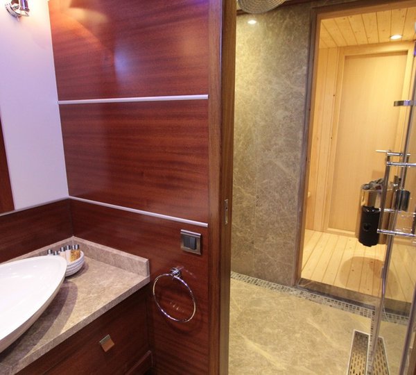 The 47m Yacht CARPE DIEM V