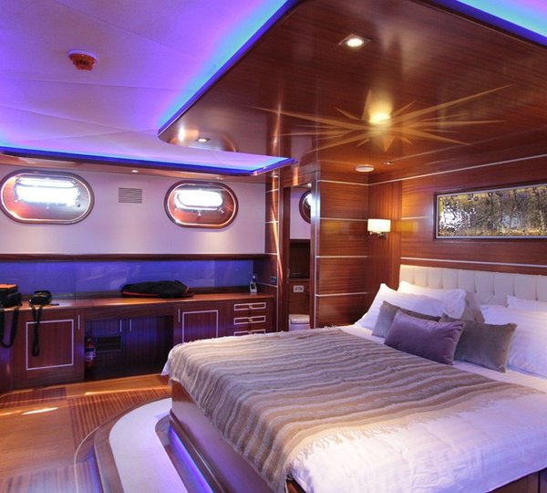 The 47m Yacht CARPE DIEM V