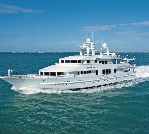 Cruising On Board Yacht STARSHIP