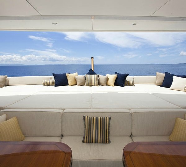 External Sitting On Yacht NOBLE HOUSE