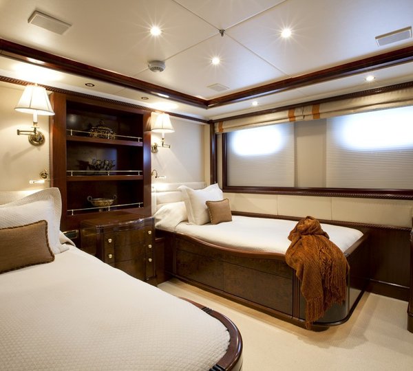 Aspect: Yacht NOBLE HOUSE's Twin Bed Cabin Photograph