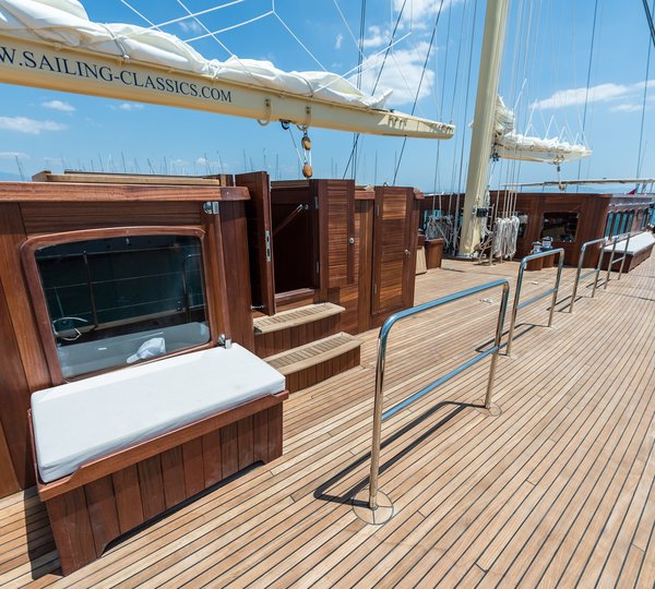 The 55m Yacht CHRONOS