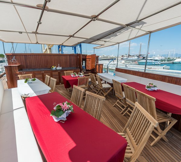 The 55m Yacht CHRONOS