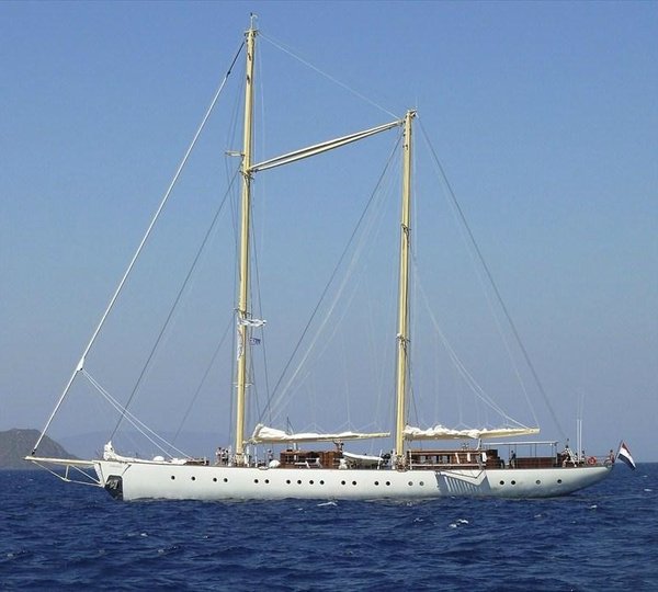 The 55m Yacht CHRONOS