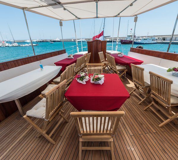 The 55m Yacht CHRONOS