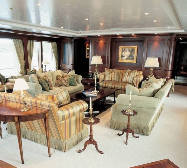 Daytime: Yacht PARAFFIN's Premier Saloon Photograph