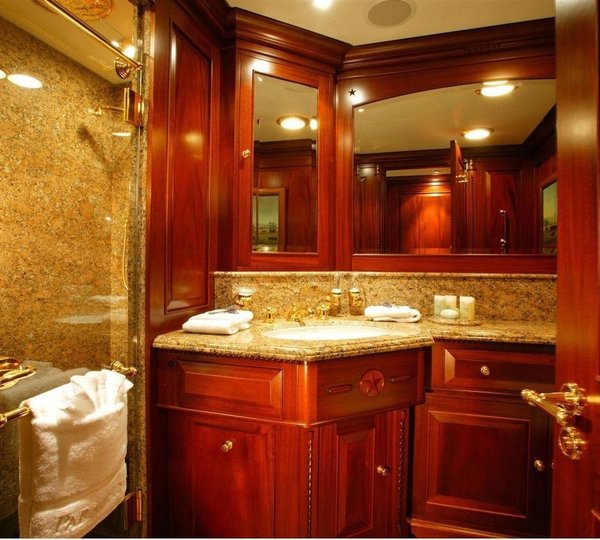En Suite Aboard Yacht PARAFFIN