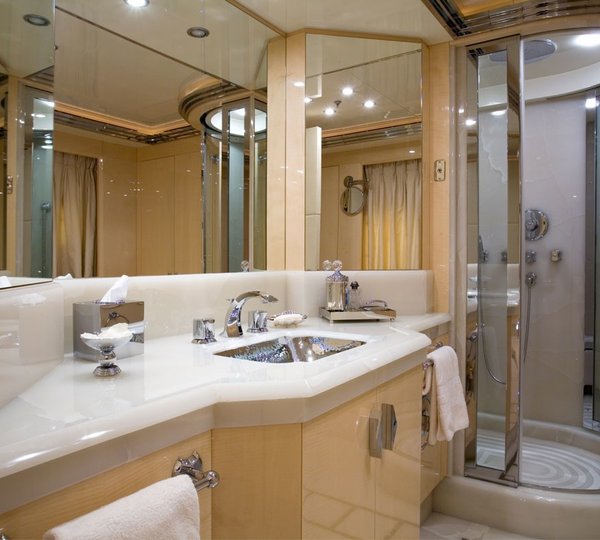 The 60m Yacht SUNDAY