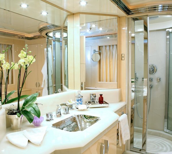 The 60m Yacht SUNDAY