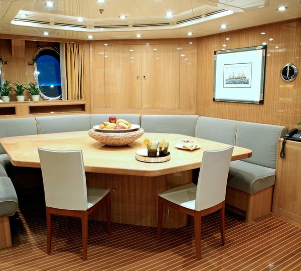 The 60m Yacht SUNDAY