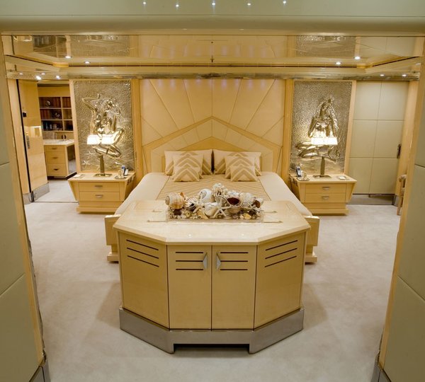 The 60m Yacht SUNDAY