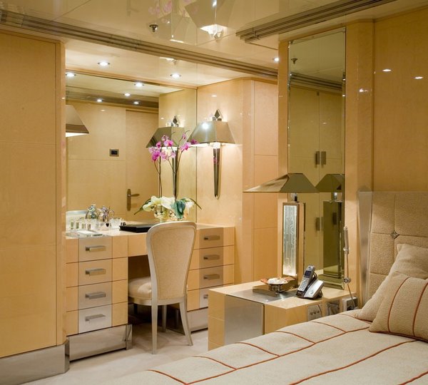 The 60m Yacht SUNDAY