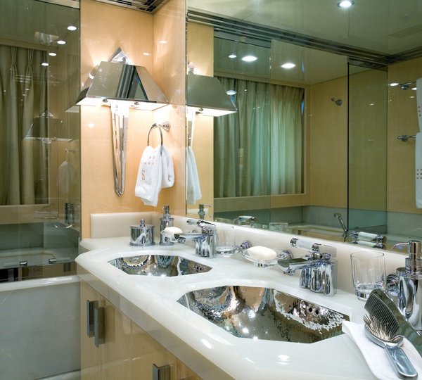 The 60m Yacht SUNDAY