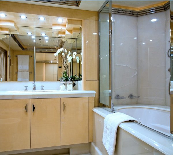 The 60m Yacht SUNDAY