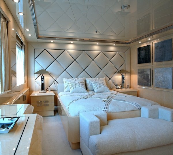 The 60m Yacht SUNDAY