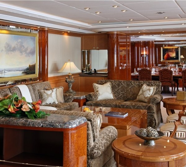 Sitting: Yacht CAPRI's Premier Saloon Image