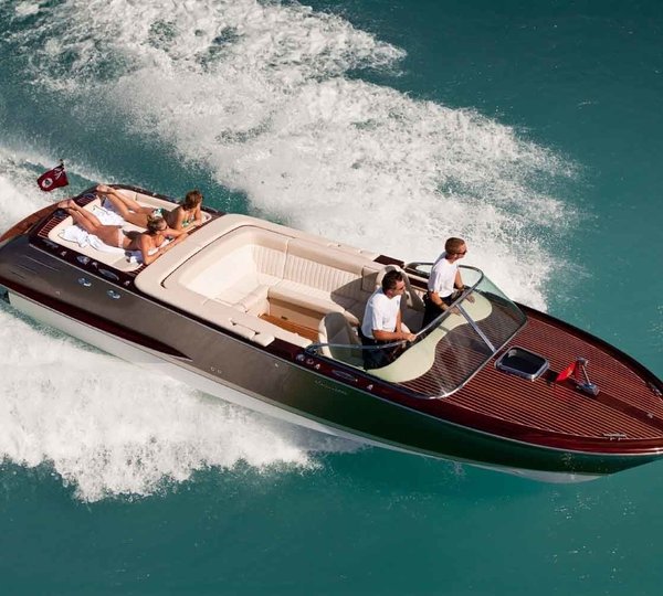 The 66m Yacht INVICTUS