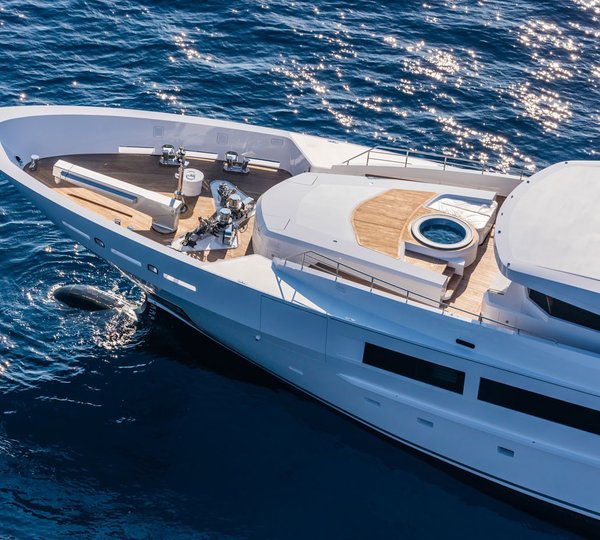 Jacuzzi Pool Upon Deck Fore Aboard Yacht SUERTE