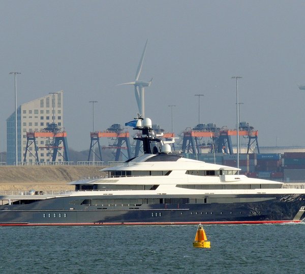 The 92m Yacht EQUANIMITY