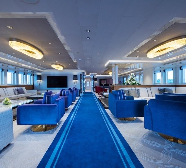 The 92m Yacht QUEEN MIRI