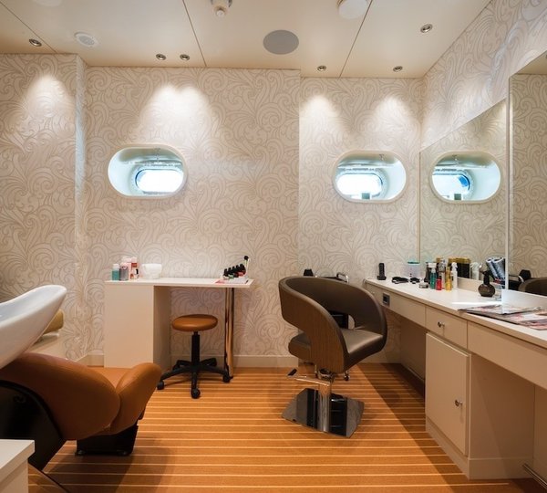 The 92m Yacht QUEEN MIRI