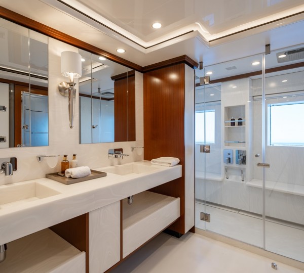 Cabin Master Ensuite
